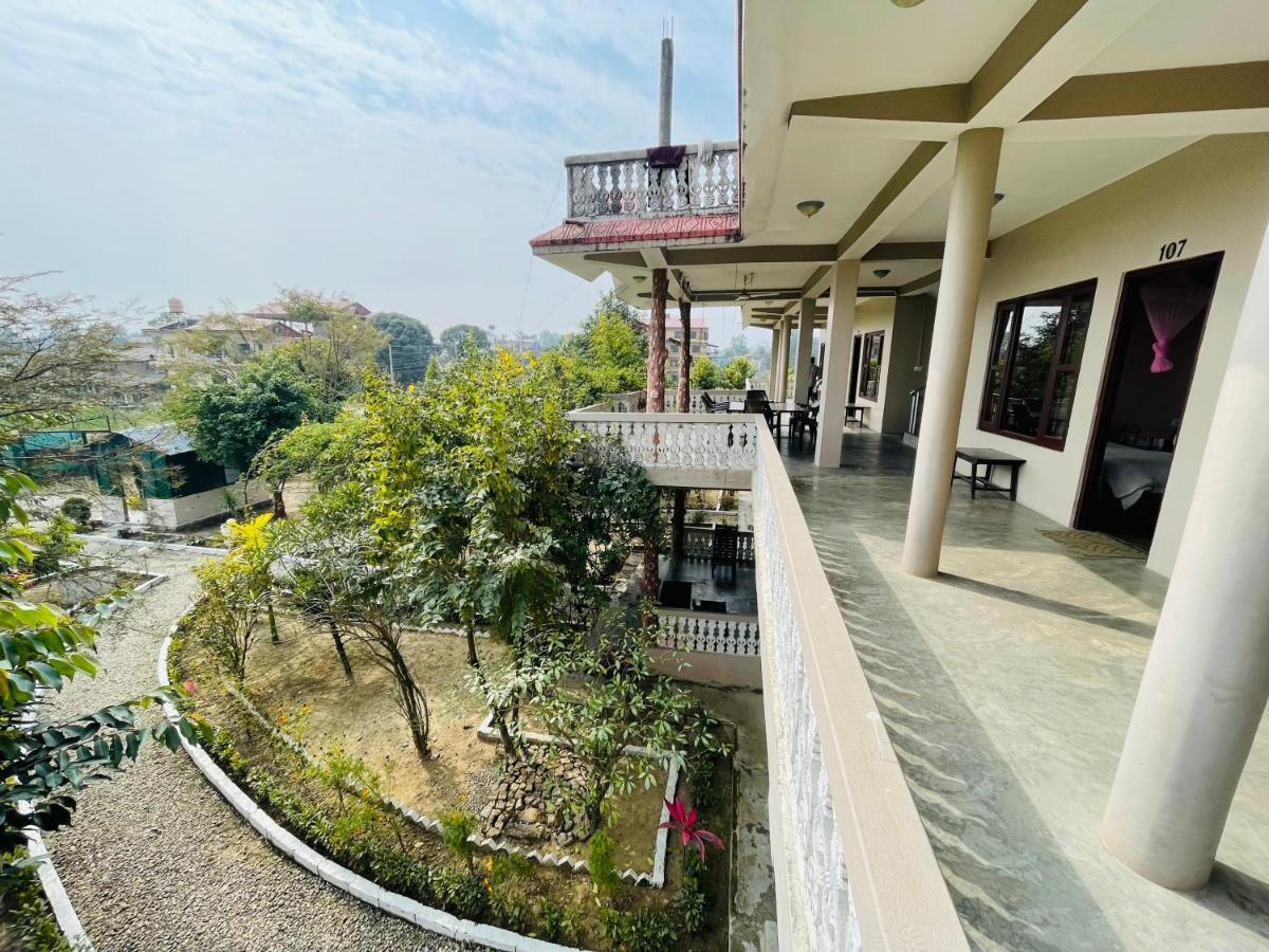 Hotel Tree Tops Саураха Екстериор снимка