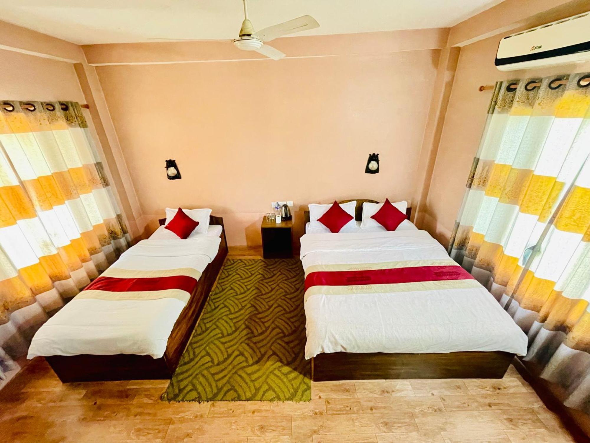 Hotel Tree Tops Саураха Екстериор снимка